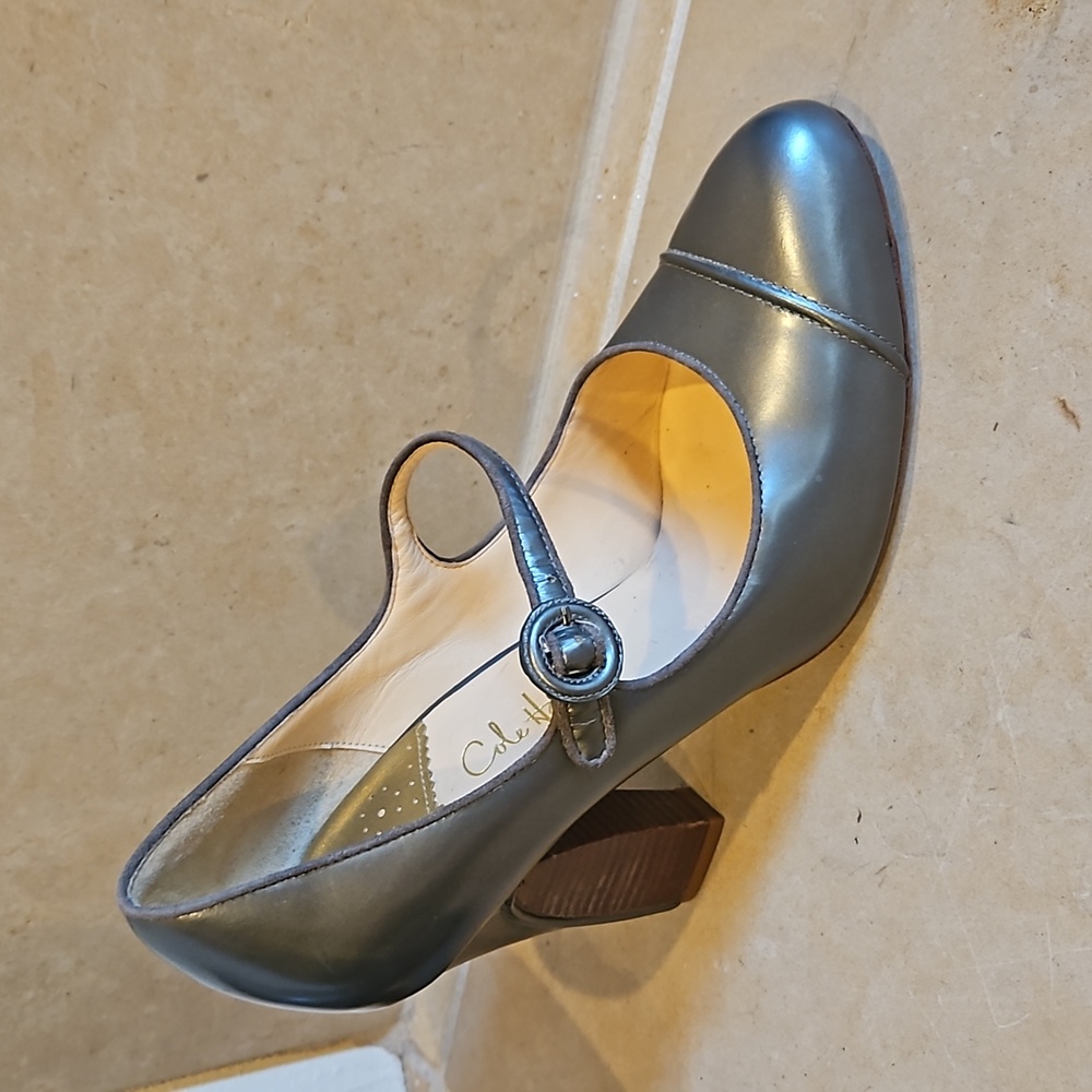 Cole Haan NIKEAIR size 10B heels